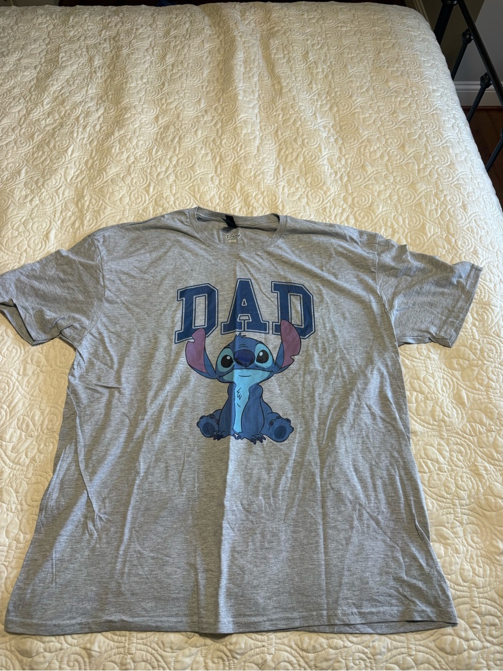 Disney Stitch “DAD” Gray adult XXL graphic tee